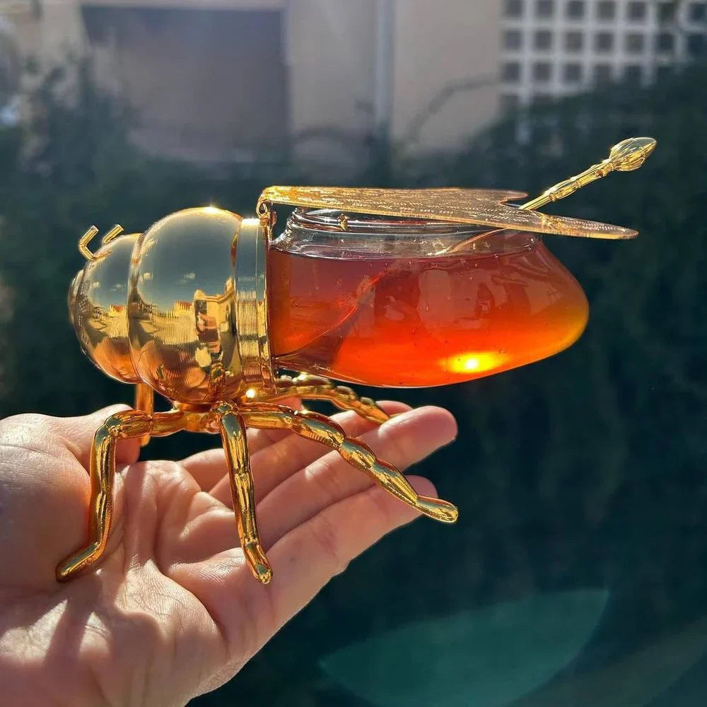 L'Abeille Dorée : L'Éclat du Raffinement à Votre Table